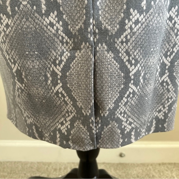 Calvin Klein Women’s Gray Snake Print Dress Size 6 NWT - Picture 6 of 8
